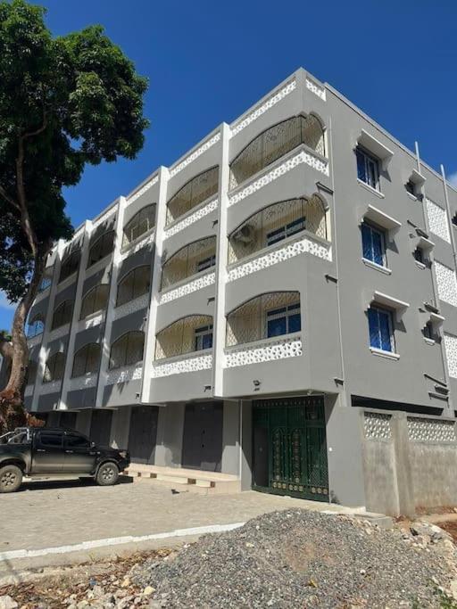 Grey Pearl Apartments Where Raha Is Also Our Priority 马林迪 外观 照片